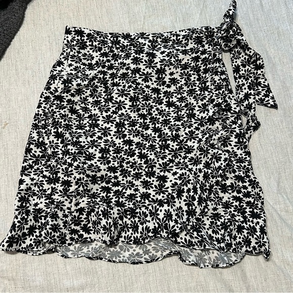 LOFT Daisy Ruffle Wrap Skirt - Picture 2 of 4